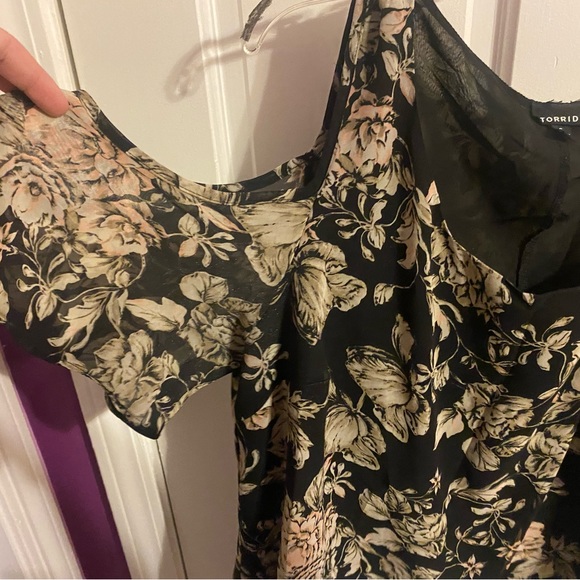 Women’s cold shoulder printed blouse - Picture 4 of 4